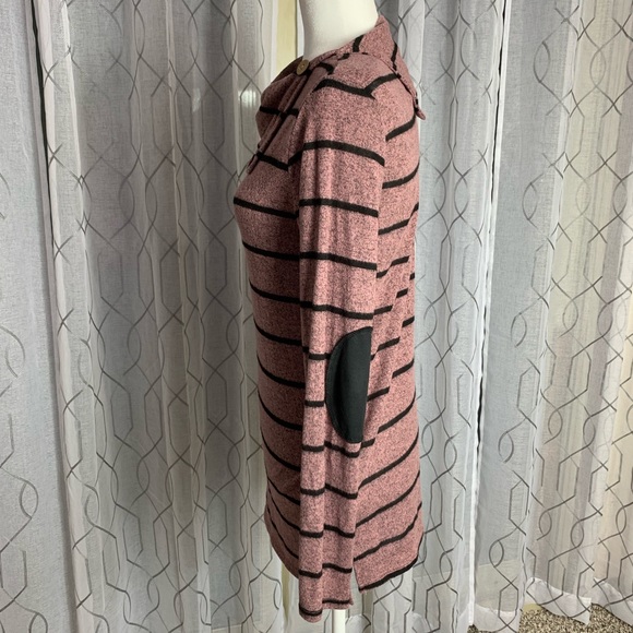 Vanilla Bay Elbow Patch Sweater Size Small - Picture 2 of 6